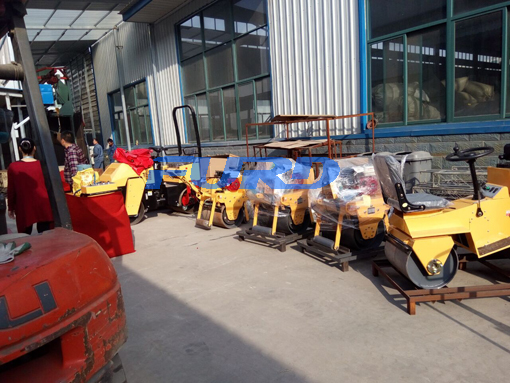 福瑞得機械座駕壓路機，手扶壓路機，小型灌縫機，井蓋切割機及時發(fā)貨